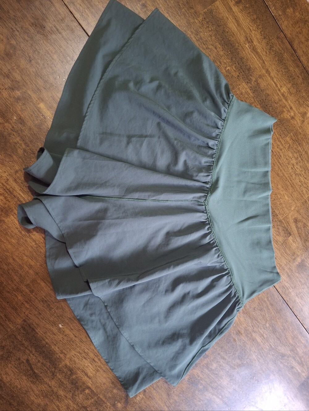 Aerie Green Short Size L.